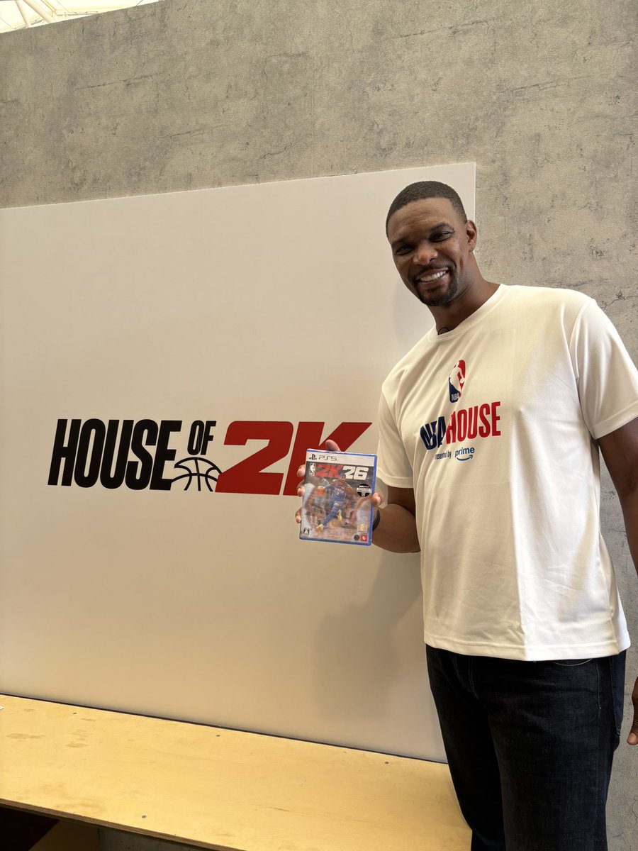 NBA2K_Japan's tweet image. 🏀「House of 2K」
#NBA2K の魅力をリアルに――

クリス・ボッシュさん
ブースへ足を運んでくださり
本当にありがとうございました🙌

最後に、ご自身で作成した
「マイチーム」カードの
完成画像を大公開📷✨

き、貴重すぎる...‼️‼️

#NBAHOUSEJAPAN #NBA2K