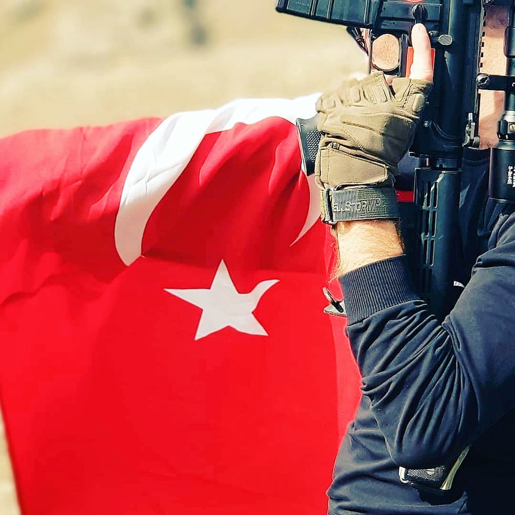 başka yerde olsak... tweet media