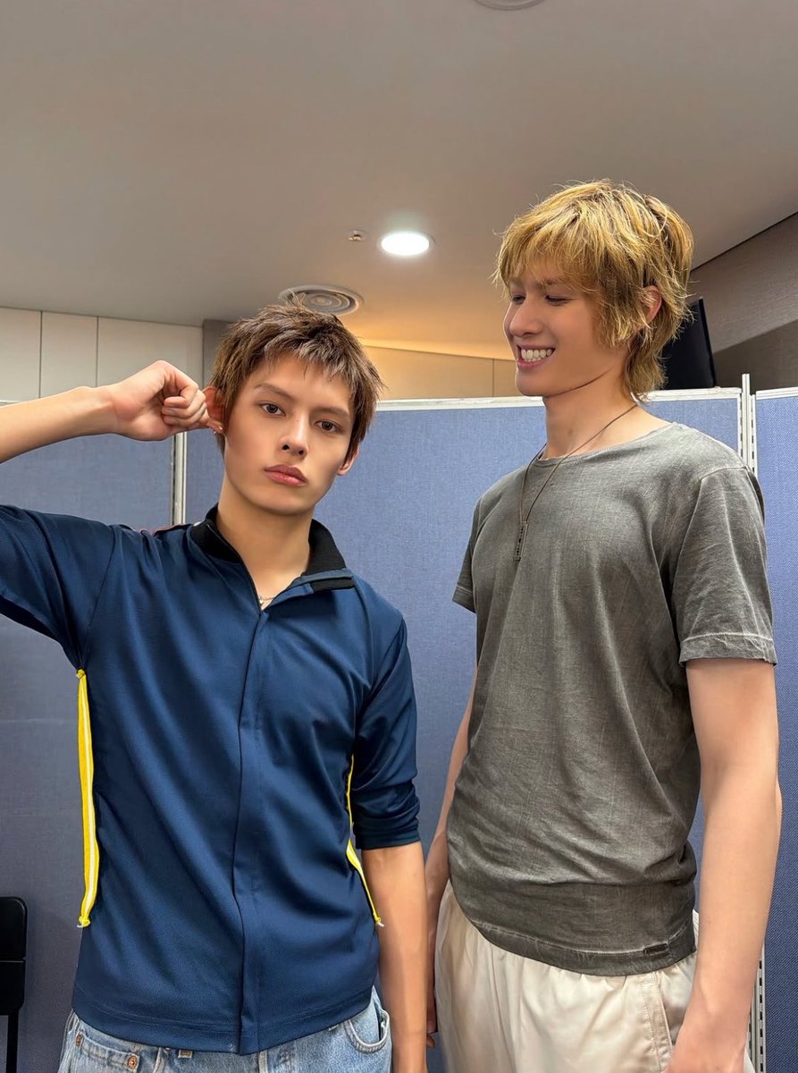 dailyjames tweet media