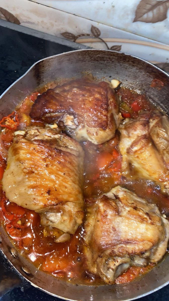 Inakoko7's tweet image. Simple plate, loud flavors.

Soft bread, creamy avocado, spicy turkey, with a glass of water. say less. #BreakfastVibes #food #fyp