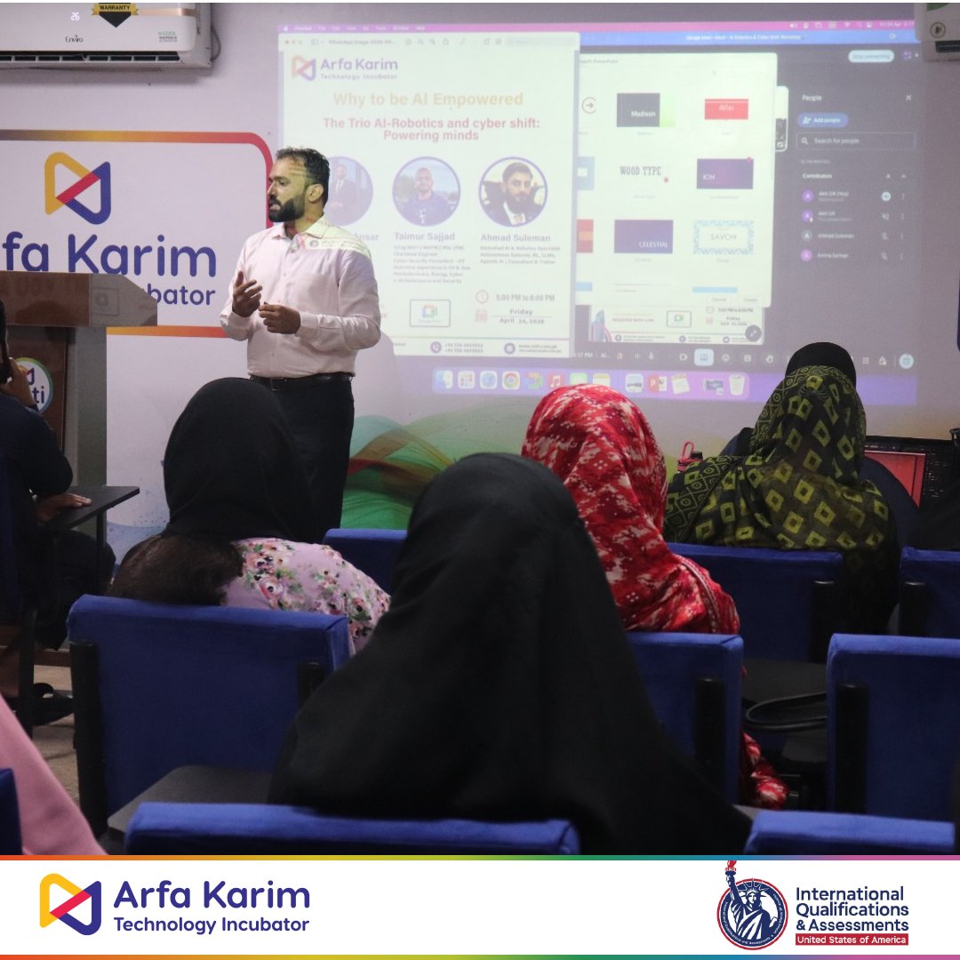 ArfaKarim_Tech's tweet image. Empowering Future AI Innovators! 

The Artificial Intelligence Workshop at Arfa Karim Technology Incubator (AKTI) Gulshan-e-Ravi Campus gave students an exciting opportunity.

akti.com.pk/admissions
0321-1119651 🇵🇰

#AKTI #AKTIGulshanERavi #ArtificialIntelligence #AIWorkshop