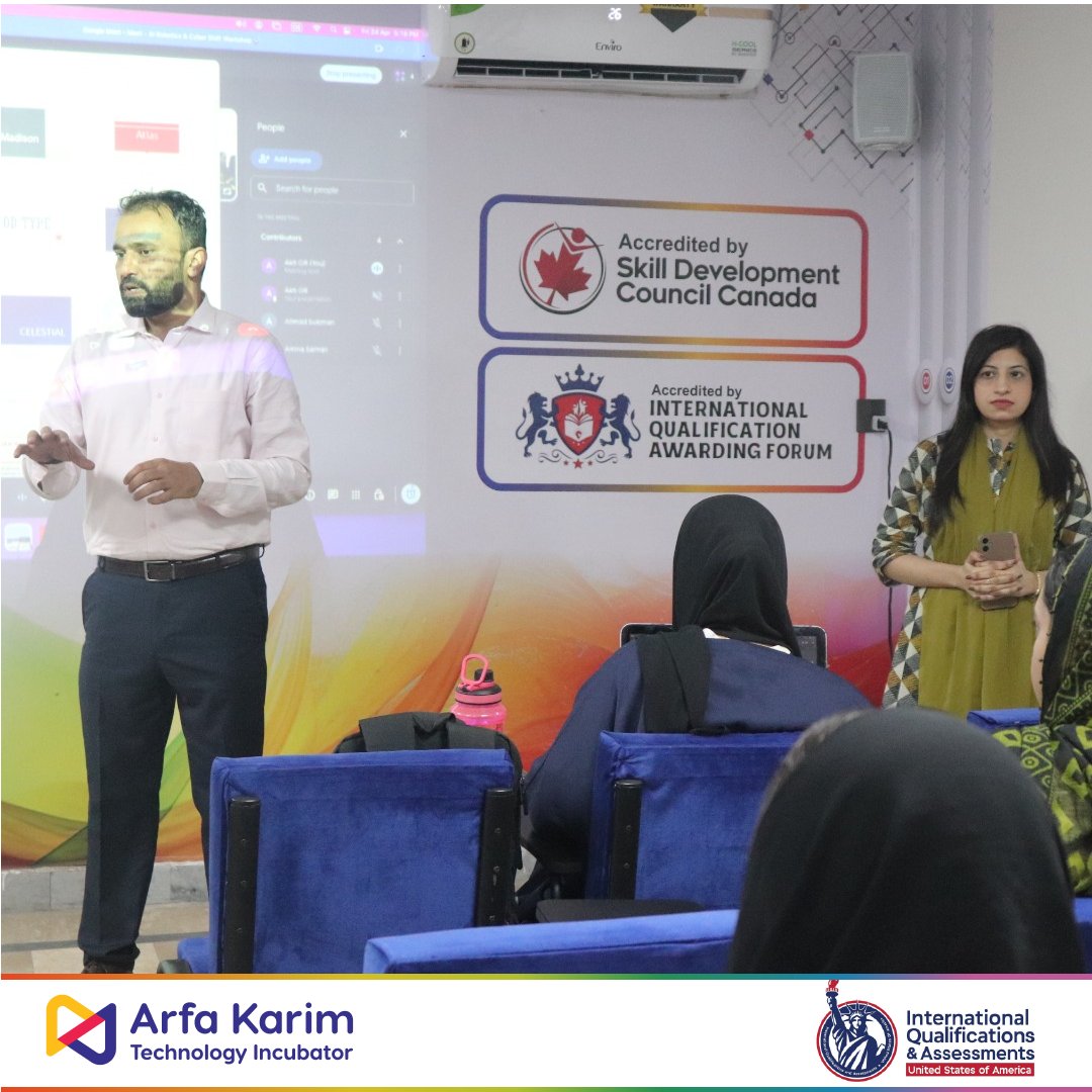 ArfaKarim_Tech's tweet image. Empowering Future AI Innovators! 

The Artificial Intelligence Workshop at Arfa Karim Technology Incubator (AKTI) Gulshan-e-Ravi Campus gave students an exciting opportunity.

akti.com.pk/admissions
0321-1119651 🇵🇰

#AKTI #AKTIGulshanERavi #ArtificialIntelligence #AIWorkshop