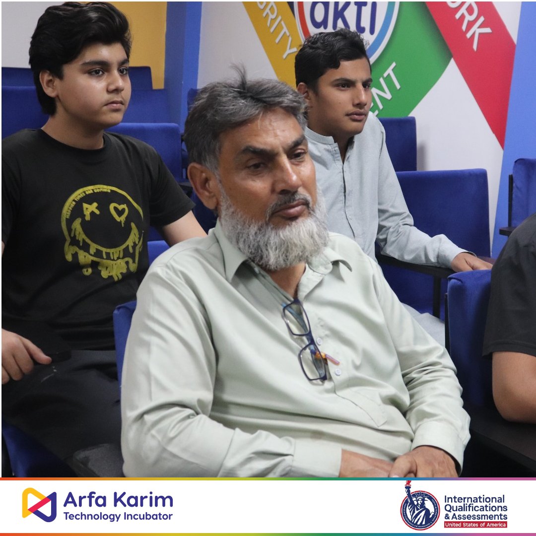 ArfaKarim_Tech's tweet image. Empowering Future AI Innovators! 

The Artificial Intelligence Workshop at Arfa Karim Technology Incubator (AKTI) Gulshan-e-Ravi Campus gave students an exciting opportunity.

akti.com.pk/admissions
0321-1119651 🇵🇰

#AKTI #AKTIGulshanERavi #ArtificialIntelligence #AIWorkshop