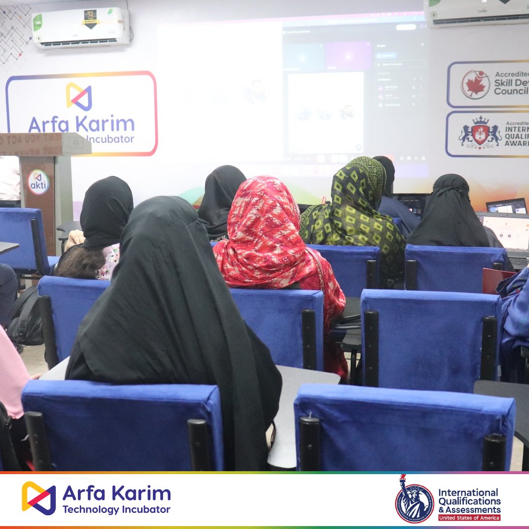 ArfaKarim_Tech's tweet image. Empowering Future AI Innovators!

The Artificial Intelligence Workshop at Arfa Karim Technology Incubator (AKTI) Gulshan-e-Ravi Campus introduced students to the transformative power of AI.

akti.com.pk/admissions
 0321-1119651 🇵🇰
#AKTI #AKTIGulshanERavi #ArtificialIntelligence