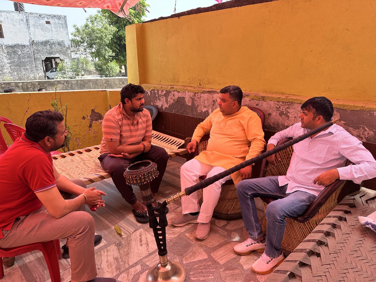 bjprahulpandit's tweet photo. आज भाजयुमो गौतमबुद्धनगर के जिला सोशल मीडिया प्रभारी श्री अखिलेश नागर जी के पिताजी के निधन का अत्यंत दुःखद समाचार प्राप्त हुआ। उनके आवास गांव डेरीन गुजरान दनकौर पर पहुँचकर शोक संवेदना व्यक्त की और दिवंगत आत्मा की शांति के लिए प्रार्थना की। https://t.co/ysZQjcaEeo