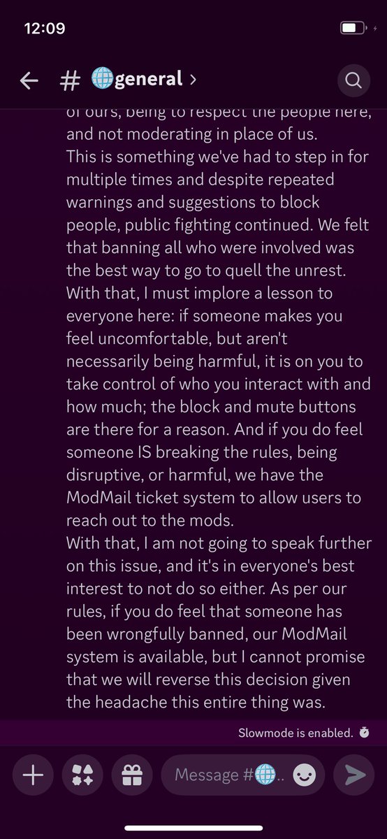 gigantisKahuna's tweet photo. Vast Error team’s response to numerous people going “Why are we letting a guy who is a transphobic danger to minors stay in a public space full of minors and interact with said minors” for those unaware of the context/not in the server https://t.co/6qOS862KHt