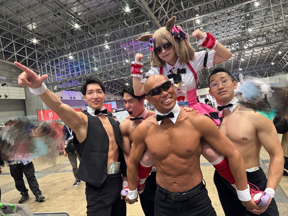 kanipan_da's tweet photo. 🕶️💪🏻

#ニコニコ超会議2026
#マッスルタクシー https://t.co/PM6jD5gCcz