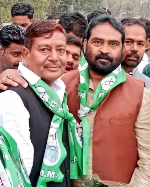 RajendraJMM's tweet photo. झारखंड मुक्ति मोर्चा के महासचिव सह केंद्रीय प्रवक्ता आदरणीय श्री @VinodPandeyJMM भैया को जन्मदिन की बहुत बहुत बधाई शुभकामनाएं 💐 https://t.co/UZ7ayTxI7Q