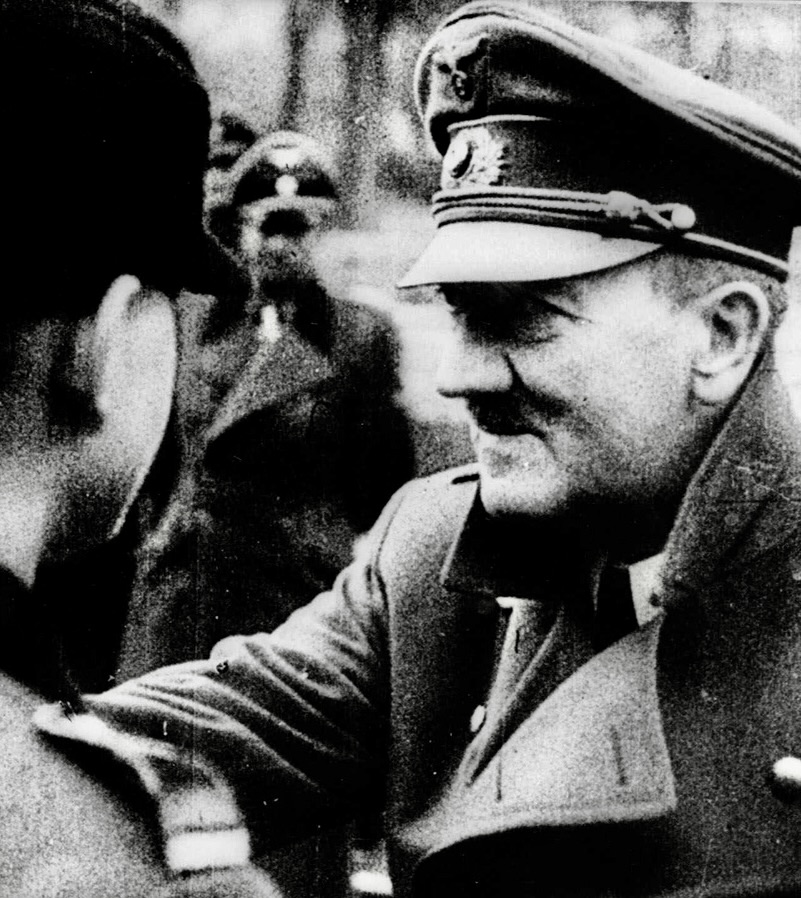 LRonLacy's tweet image. #blackandwhitephotography #WW2 #AdolfHitler #HitlerJugend #Berlin