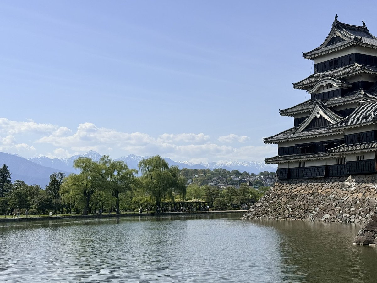 2k_Swif's tweet photo. Day 10 
Japan - 🇯🇵 
Location - Matsumoto Castle 
#japan #Traveljapan #Travelling #Explorejapan #exploring https://t.co/YJMCO0bTqM