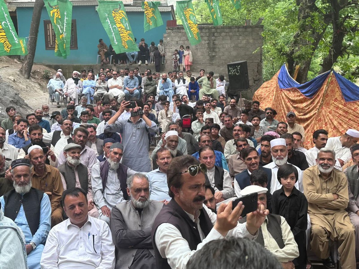 Basharat Mir 💙بشارت میر tweet media