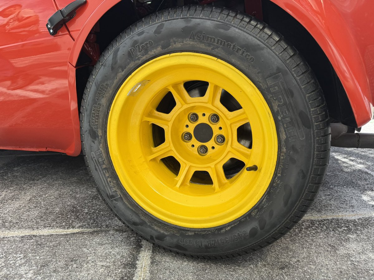 PN_GT_R's tweet photo. 345/35 ZR15...わァ...あ...🥹
かたや105 R18😭 https://t.co/VRAbh2E8SF