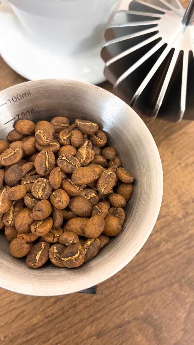 SimonMeg1's tweet photo. Leaves Coffee Ethiopia Worka Sakaro
湯温92度スタート豆20g 蒸らし30ml 4回注ぎttl300mlで酸味苦手な人でも激うまで飲めるレシピになり得るかも?まんま急冷式でアイコにしてもうまい
#leavescoffee #ethiopia #豆 https://t.co/4XVK4cZ2Ss