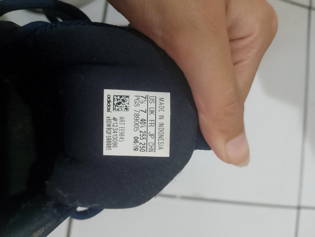 yenjist's tweet image. Wts preloved sepatu adidas Cloudfoam Comfy Men's Sneakers Shoes bisa buat running juga dijual karena kegedean, ga pernah samsek dipake keluar 
Harga : 310k bisa oren bisa nego dikit lokasi bandung
#zonauang #wts #preloved