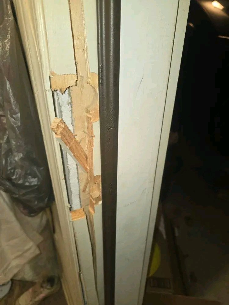 OgbonnaD46448's tweet photo. My landlord Mr. Sheyi Michael bulged my door the first time when I travelled home during my school break in t
2021 that was when I was in 2nd year, I was scared because I was far away from my people if anything happens one knows where I am i had take and forget. https://t.co/WyfQyAehKx