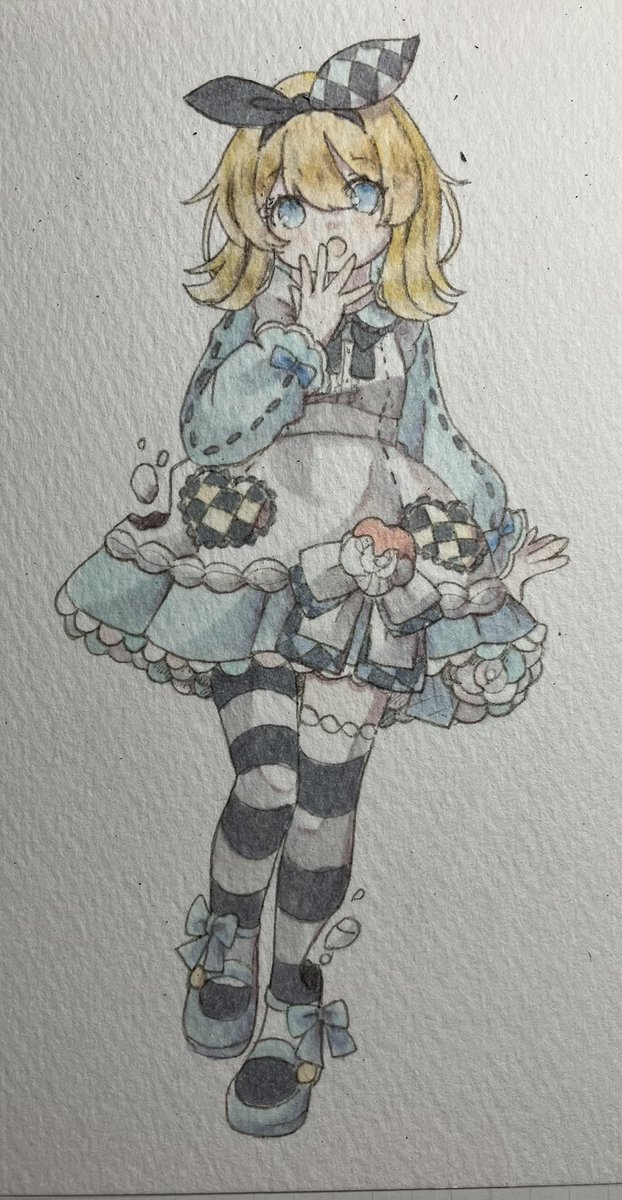 kurage060's tweet photo. ふたつの絵柄で描いたアリス https://t.co/h6FZgThR87