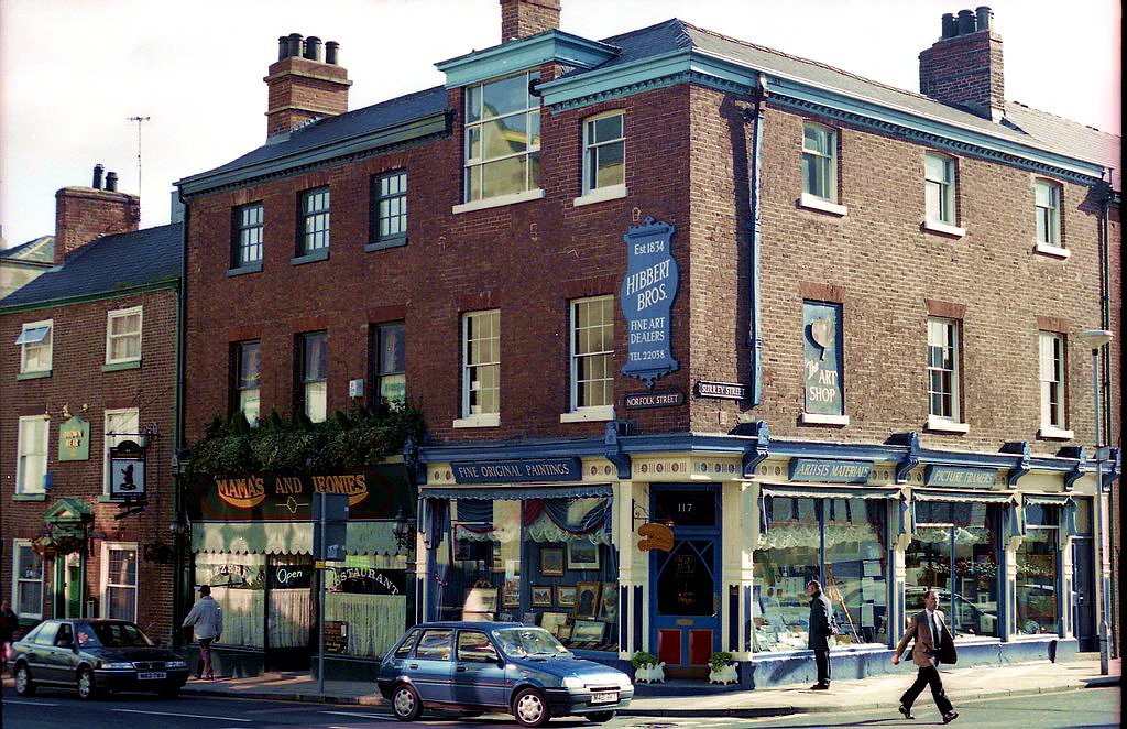 Pott_Shrigley_'s tweet image. Hibbert Bros. art shop on the corner of Suffolk Street and Norfolk Street in 1995.
#Sheffield