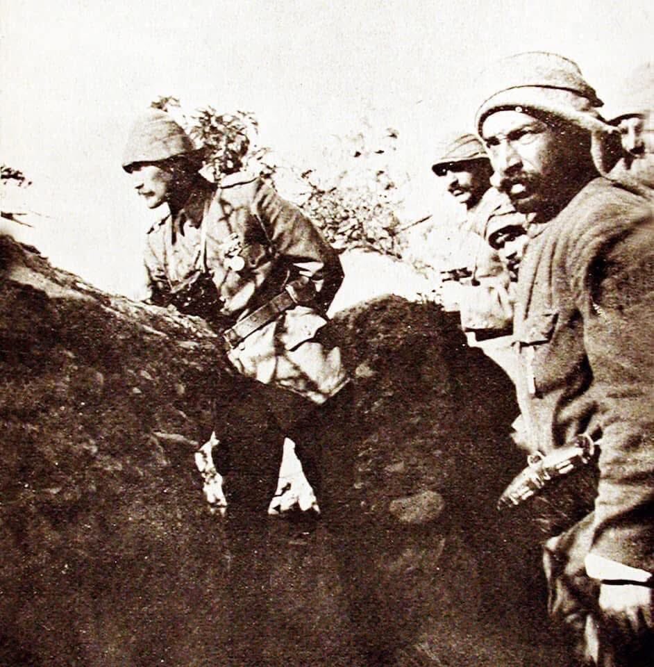 kemalerdinc55's tweet photo. …Ve Mustafa Kemal tarih sahnesine çıkar...🇹🇷🇹🇷🇹🇷
#25Nisan1915
#ÇanakkaleKaraMuharebeleri
#MustafaKemalinAskerleriyiz https://t.co/IgzkURXVWW