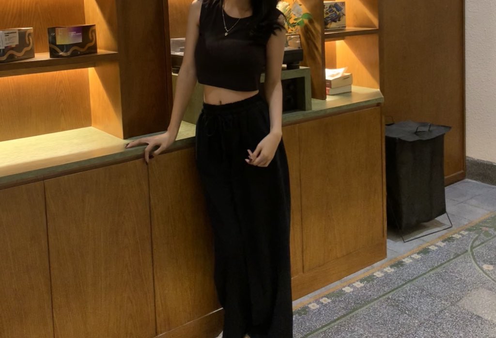 urmwood's tweet photo. wts tanktop size S
20k https://t.co/ERKNyVWcCW