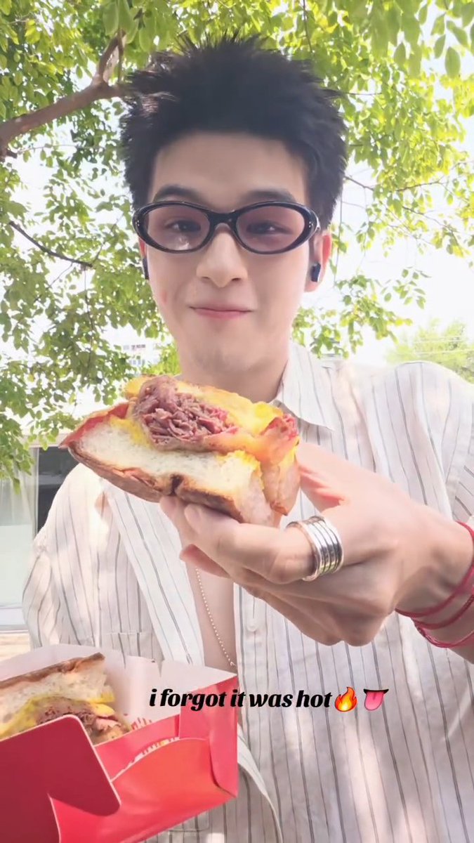 วอวอครัชออนยูวว์ tweet media