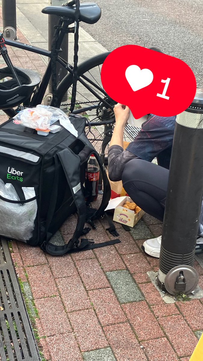 吹田配達員 tweet media