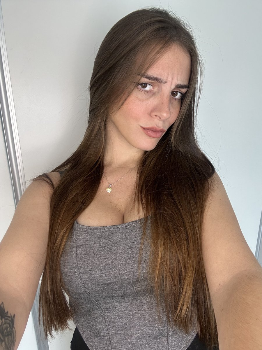 Carla la prof 📚 tweet media