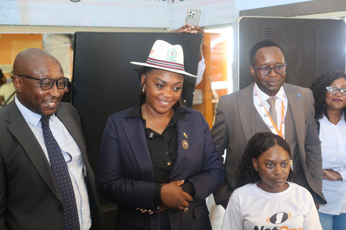 OneMoneyZw tweet media