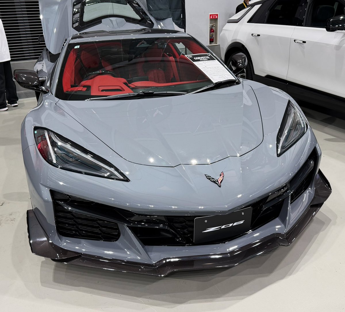 onoretokei's tweet photo. 今日と明日、何やら車のイベントが🏎️😆
イエローラインちゃんで早速行ってきましたー😁
コルベットかっこよ‼️
迫力あるなー🏎️
#メルセデスベンツ
#メルセデスAMG
#CLE53
#AMGCLE53 https://t.co/iNUOZxlfmG