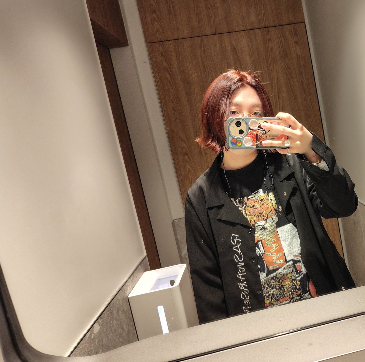 散髪行って赤髪復活だぜ！！！！！！！誰だこいつ！！！！！！！！！！！！