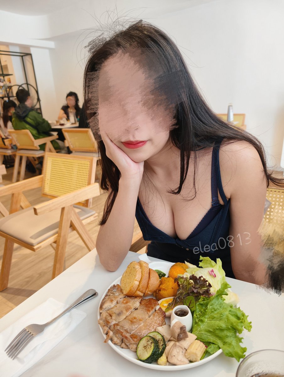 Elea0813's tweet image. 跑咖跟吃早午餐，我果然還是比較喜歡跑咖。
嘗試各種不同風味的豆子，比千篇一律的早午餐有趣多了。
你也認同嗎？🫤

#ootd #brunch