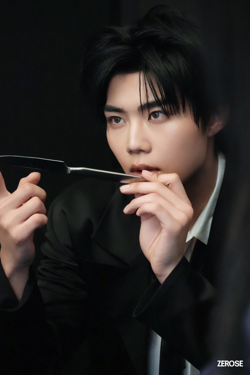 260425 ZEROBASEONE Profile Photo Behind Photo #박건욱