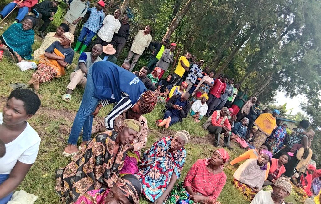 DAP_Rutsiro's tweet photo. Duhugura abaturage gukoresha neza serivisi z’imari zirimo Gendana Konte, EjoHeza, na Smart Nkunganire. Intego ni ukubafasha kwizigamira, kubona inkunga, no kwiteza imbere mu buryo burambye.
 #FinancialInclusion #Rutsiro https://t.co/GUEFxFAj0U