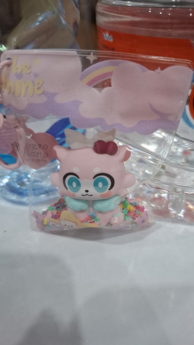 Lucy tweet media