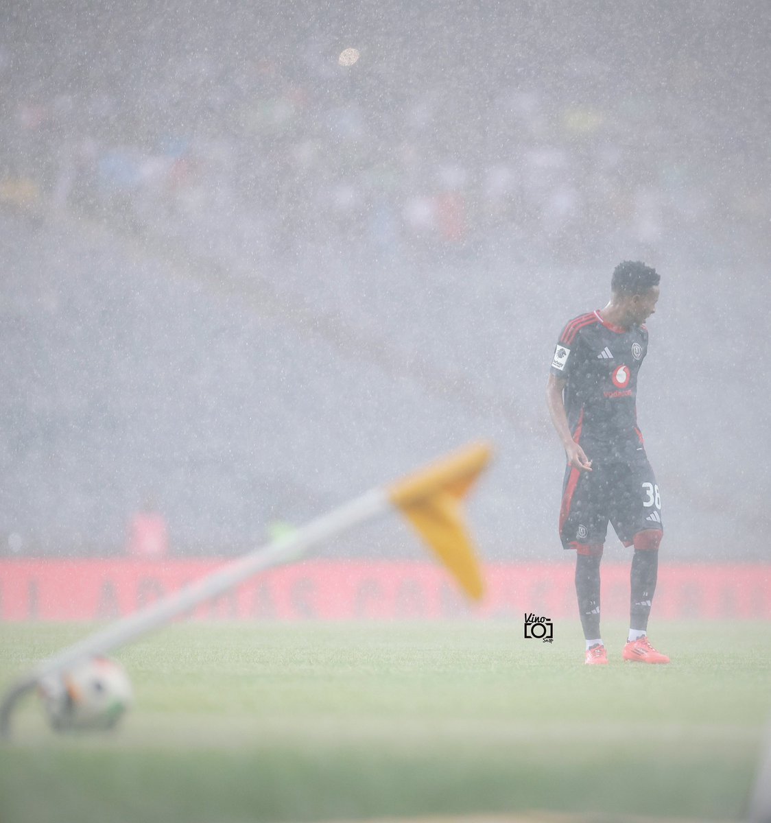 michael_md82430's tweet image. Let's hope this weather 🌫 will give us a space tommor 

#countdown 
#sowetoderby