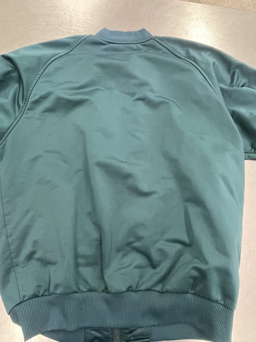 kingfamilyKANTO's tweet image. 【栃木店】
⭐︎オススメ紹介⭐︎
香港製
adidasメンズ
状態込み
サイズM
￥8500

※当日のみ取り置き可能
問い合わせはこちらまで

0282 88 3777

ご来店お待ちしております🚗³₃

#古着 　#メンズ　#レディース　#キングファミリー　#リサイクルシ