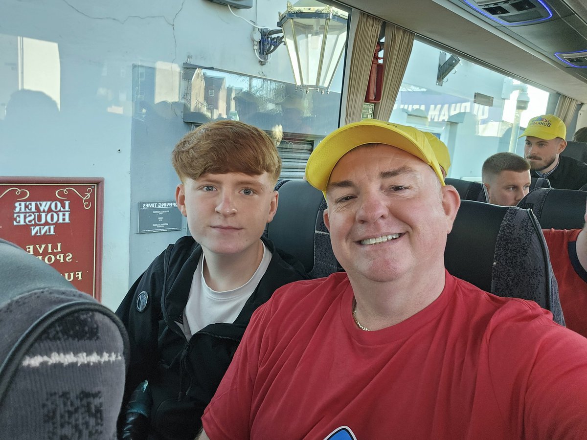 wayneoafc's tweet photo. Newport away! Come on Oldham! Bunkabin men on tour!
🔵⚪️🔵⚪️
#oafc https://t.co/3d3JBs77xH