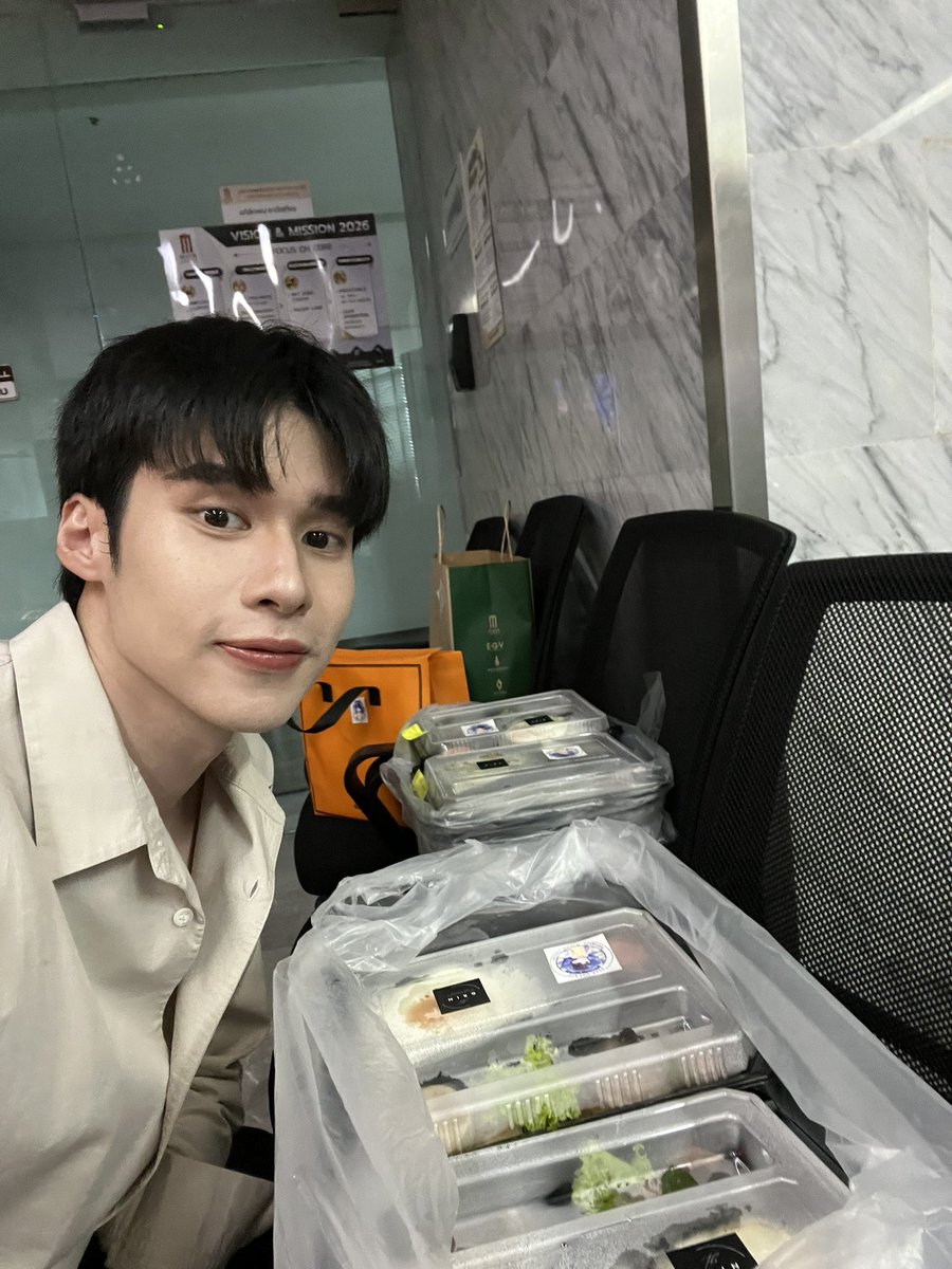 peakpeemapol tweet media