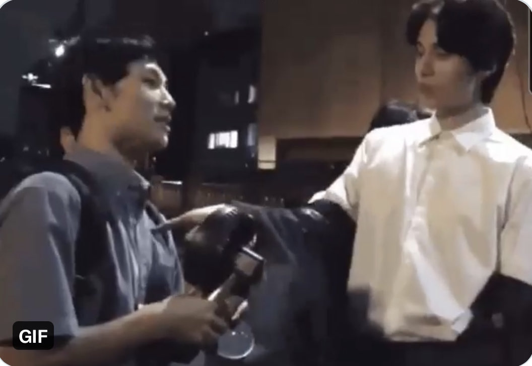 “You look lonely…I can fix that….”

#StrangersFromHell #LeeDongWook #YimSiwan #BladeRunner