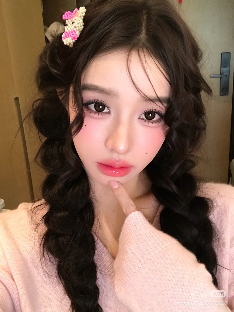 𝑅akanita Adiatma. tweet media