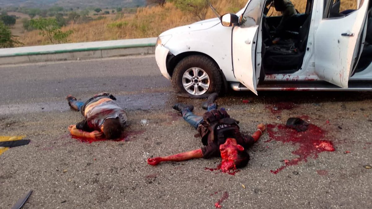DespertarCiud's tweet photo. EN #CHIAPAS EJIDATARIOS ABATIERON A SICARIOS 

Los ataques fueron en Salida a Guadalupe Victoria y cruz larga , asi como también ataques en Nicolas ruiz.

En paraíso de Grijalva les acaban de cortan el suministro de energía eléctrica y se mantienen en alerta máxima https://t.co/OyrNPYantS