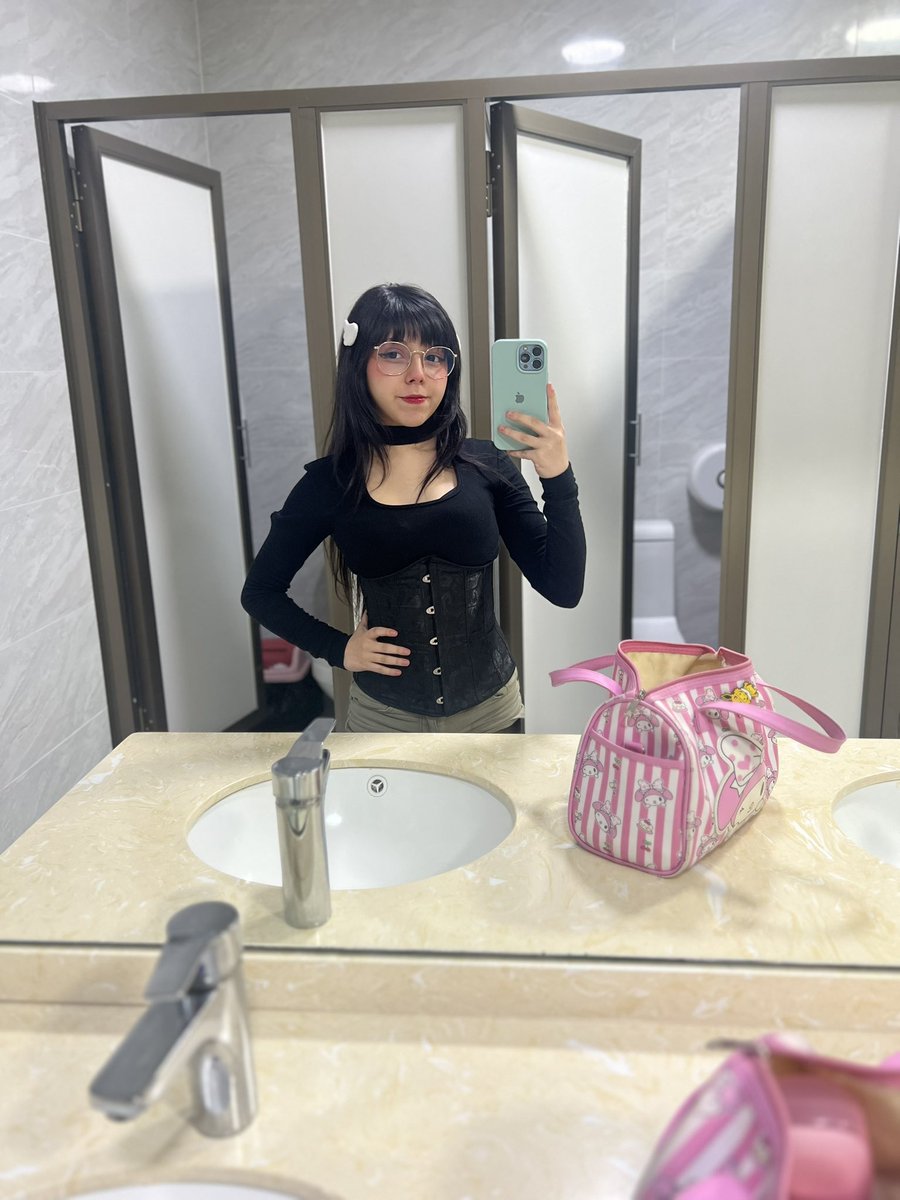 JofiCute tweet media