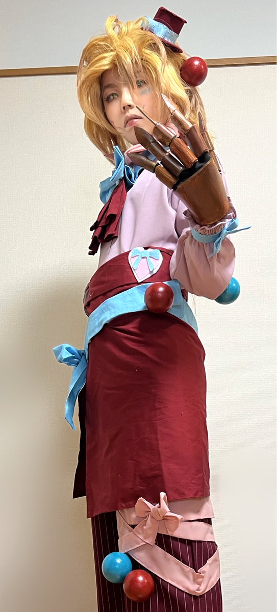 ※コスプレ写真
コラボカフェ衣装のビリヤードプレイヤー🎱できました！
ブラウスとズボンの下地以外手作りしたので沢山RP・いいねしていただけると嬉しいです🎀