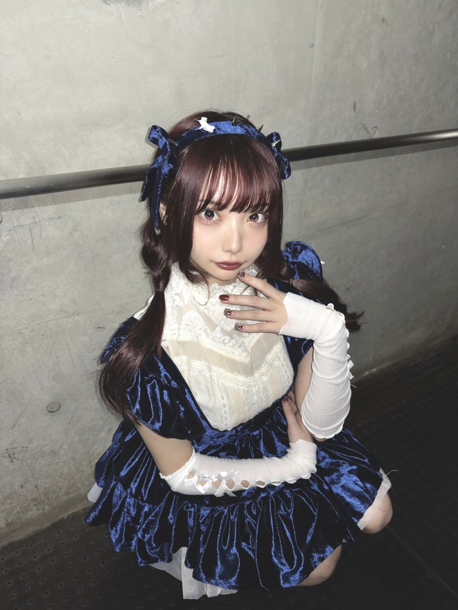 藍染カレン tweet media