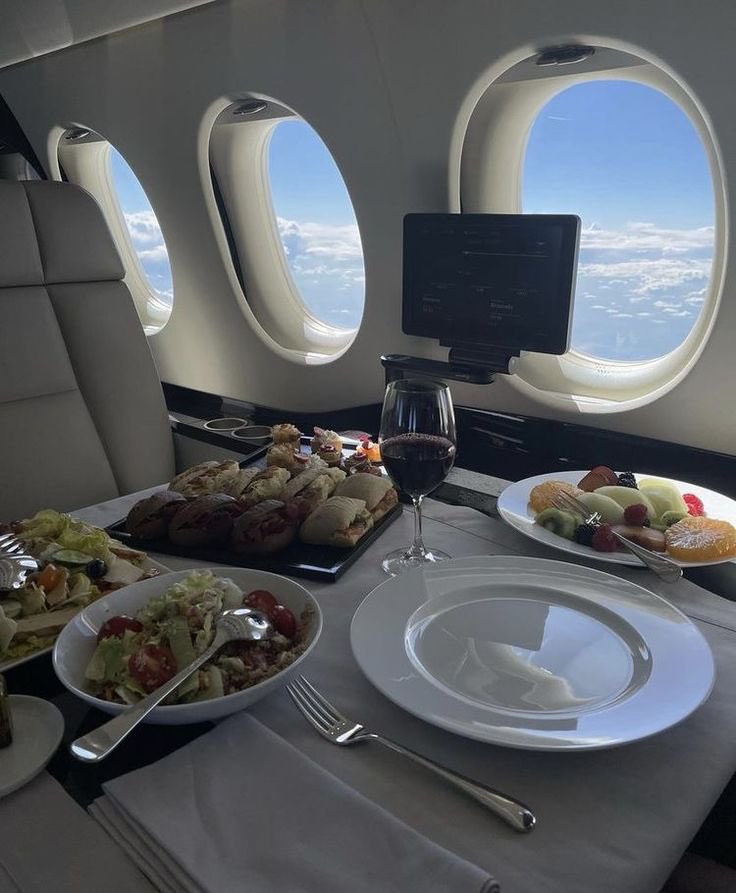 urgirlvibe_'s tweet photo. being financial able to afford everything I want is a big flex https://t.co/lMsMqP8tmp