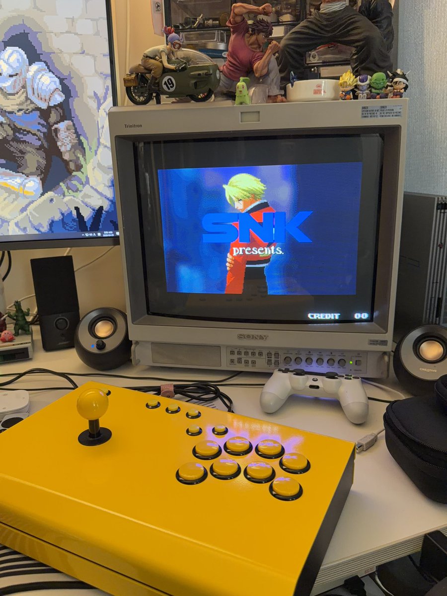 keemnacho's tweet photo. NEOGEO AES+ 기념으로 MiSTer FPGA로 돌려보는 가로우. 네오지오 코어와 DB15 SNAC과 함께라면 실기와 동일한 체험을 할 수 있다. Yo-O님과 숲속라키(@RCAVictorCo )님의 협업스틱은 내부기판 카트리지형으로 USB용 기판과 아케이드 기판 교체가능. https://t.co/jHnpeGX9Ro