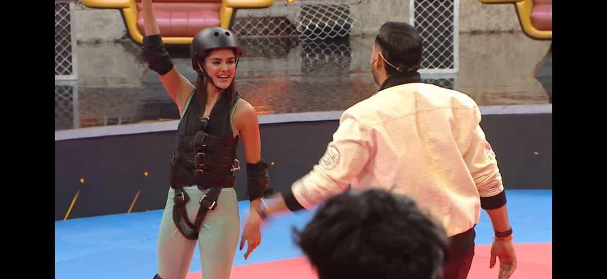 THE TASK WINNING MOMENT! 🥺🤍

Every mentor praised her for her performance! Priyanka slayed 💥

#PriyankaChaharChoudhary
#BattlegroundS2