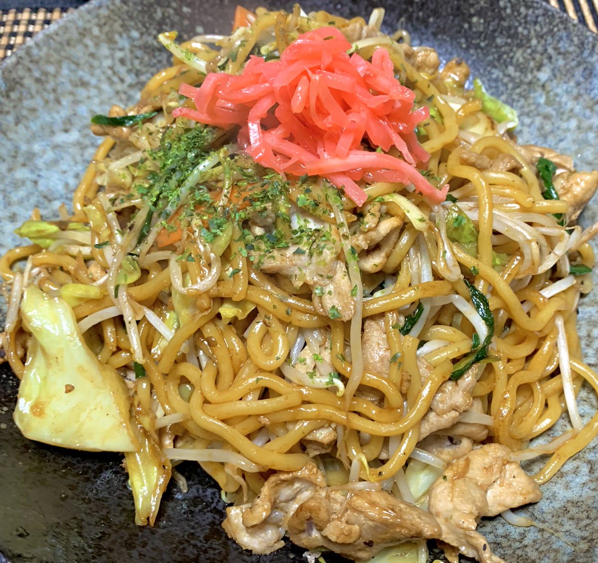 ＠もつ tweet media