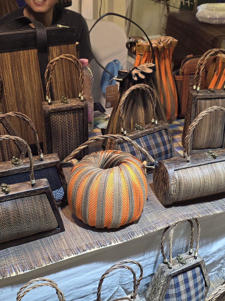 Strangers in a dream .||| ☁️ tweet media