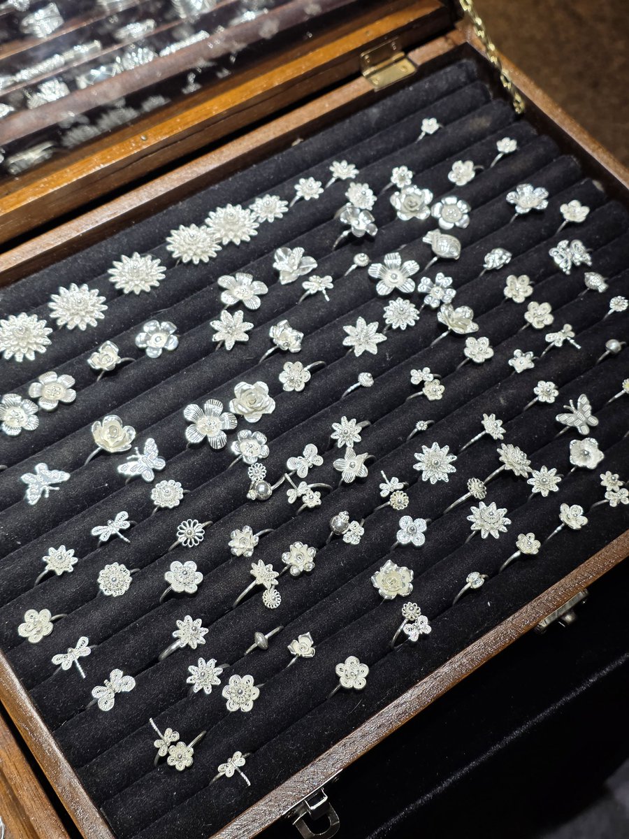 Strangers in a dream .||| ☁️ tweet media