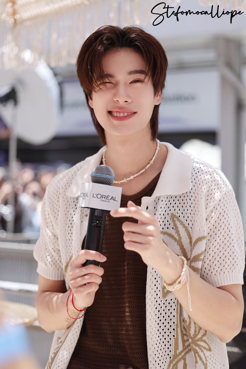 😉🤏🏻

PHUWIN WITH LOREAL RAFFIA
#LOrealRaffiaCushionXPhuwin
#phuwintang